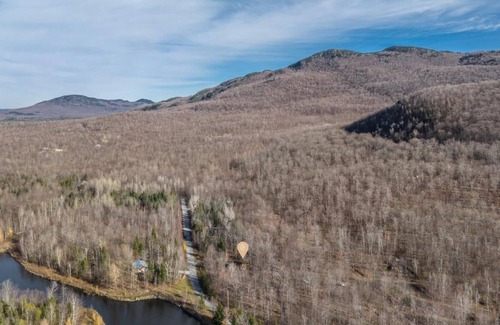 Eastman Cottage | Cozy cottage nestled on the west side of Mont-Orford.
