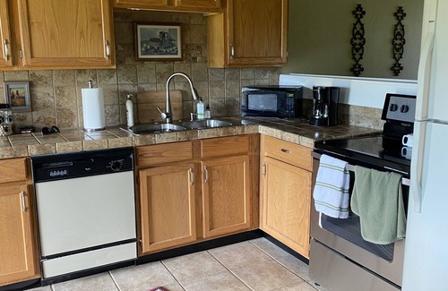 Livingston Cottage | Cozy cottage nestled in Paradise Valley surrounded by mountain views!