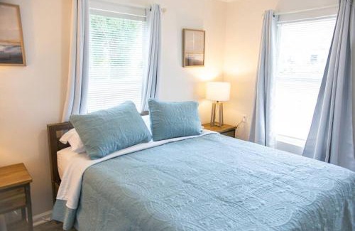 Jacksonville Beach House | Cozy Cottage only 4 Blocks from the Ocean
