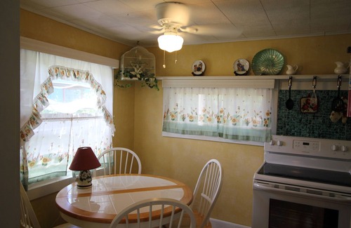St. Lucie Village Cottage | Cozy Cottage Old Florida Style on the Indian River Lagoon