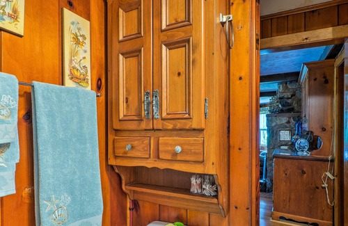 Caroga Lake House | Cozy Cottage on Caroga Lake w/ Waterfront Fire Pit