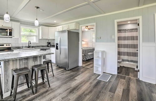 Buchanan Cottage | Cozy Cottage On Kentucky Lake w/ Shared Pool!