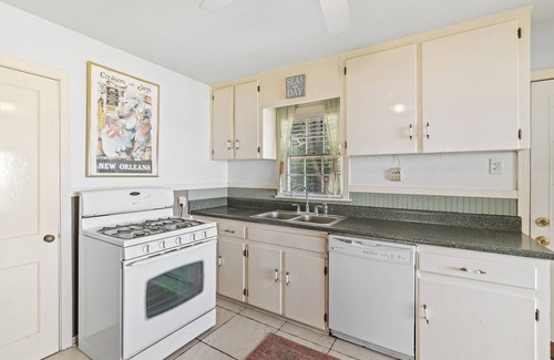 Driftwood Cottage | Cozy Cottage on Mobile Bay!
