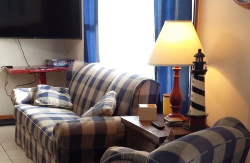 Reading Cottage | Cozy cottage on the water, fishermans dream.