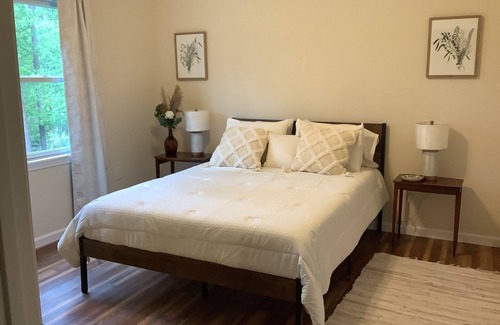 North Carolina Mountains Cottage | Cozy cottage over looking 40 acre horse farm. 5 mile to historical Pinehurst