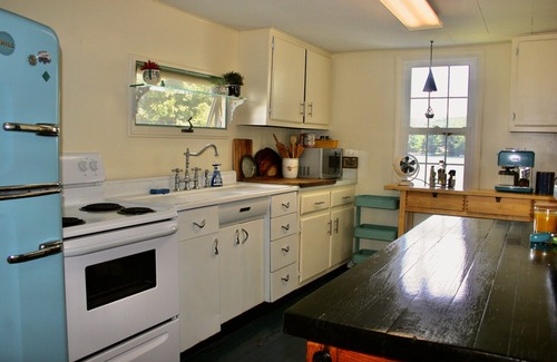 Hamilton Cottage | Cozy cottage perfect for family and friends