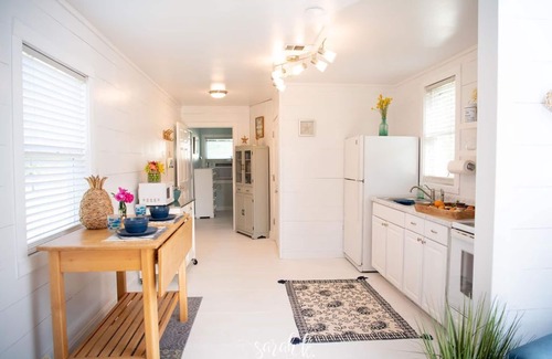Swansboro Cottage | Cozy cottage retreat, just 8.4 miles from the beautiful beaches of Emerald Isle
