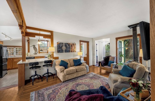 Olympia Cottage | Cozy Cottage Retreat w/Open Air Bath house, one minute walk to Squaxin Park