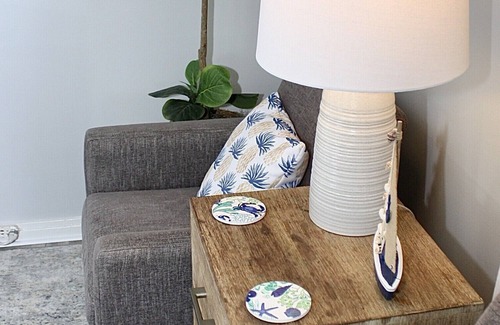 Olcott Cottage | Cozy cottage steps away from beautiful Lake Ontario!