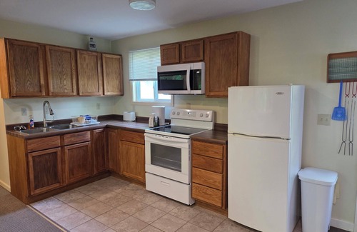 Fulton Cottage | Cozy cottage tucked beside the peaceful St. Joseph river