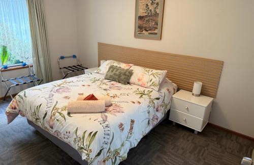 Victor Harbor Apartment | Cozy Cottage Victor Harbor