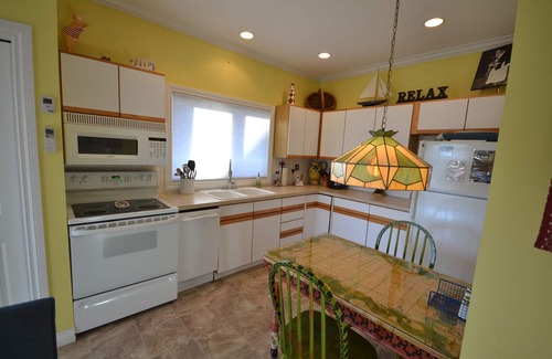 Northport Cottage | Cozy cottage with beautiful Sandy Beachfront on Lake Michigan, Sunsets! A/C.