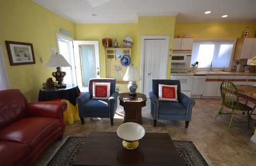 Northport Cottage | Cozy cottage with beautiful Sandy Beachfront on Lake Michigan, Sunsets! A/C.