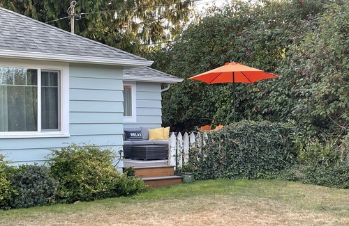Langley Cottage | Cozy Cottage with deck within walking distance of Langley restaurants and shops.