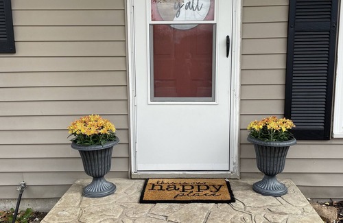 Liberty Cottage | Cozy cottage with fire pit in safe area with easy access to Kansas City!