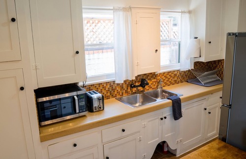 Golden Hill Cottage | Cozy Cottage with Private Backyard - 1 mi away from Downtown/Gaslamp/Balboa Park