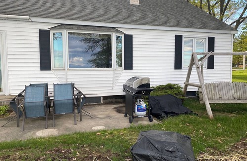 East Tawas Cottage | Cozy cottage with WiFi in East Tawas - 3 bedrooms