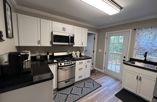 Rippon Cottage | Cozy Cottage/Writers Retreat . Nestled in the woods . Private