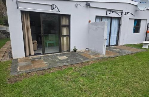 Sandbaai House | Cozy Cottage