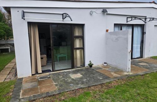 Sandbaai House | Cozy Cottage