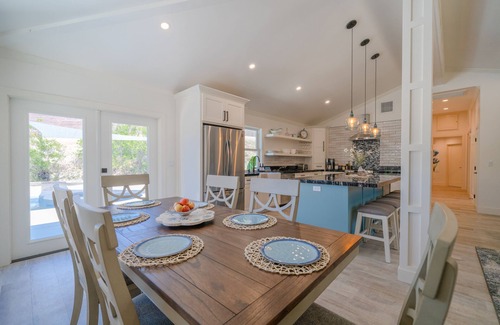 Atascadero House | Cozy Country Getaway with Heated Pool/Hot Tub and Fire pit