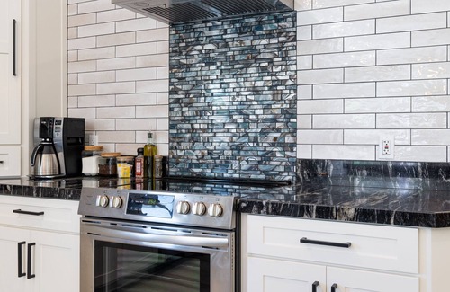 Atascadero House | Cozy Country Getaway with Heated Pool/Hot Tub and Fire pit