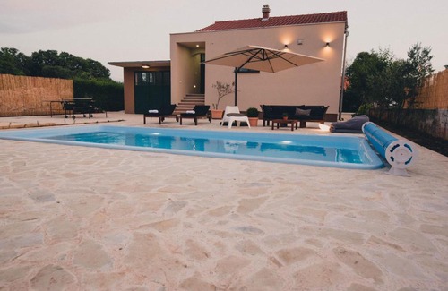 Drnis House | Cozy country home with heated outdoor pool
