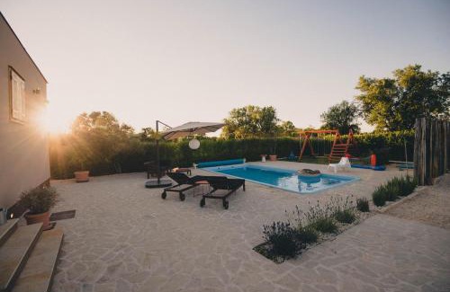 Drnis House | Cozy country home with heated outdoor pool