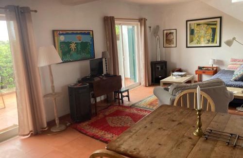 Azoia House | Cozy Country House near Beaches