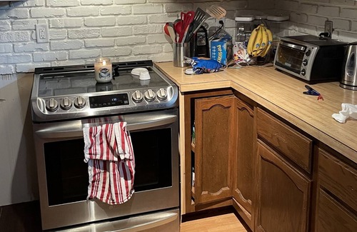 Mount Vernon House | Cozy Country house with hot tub, pet friendly.
