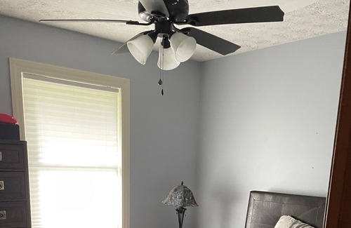 Mount Vernon House | Cozy Country house with hot tub, pet friendly.