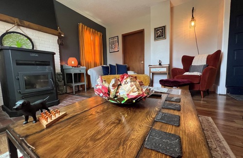Weston House | Cozy country lodging and a hot tub
