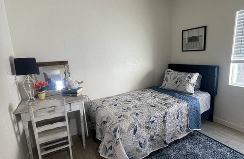 Graton House | Cozy country renovated 2 bed/1bath home near Graton, laundry rm, garage, garden
