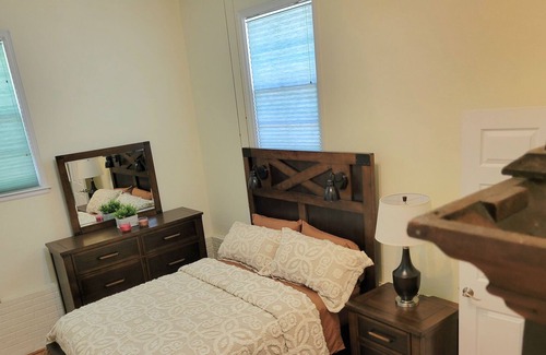 Greensboro House | Cozy Country Retreat in Beautiful Greensboro/w Pool & Sunroom