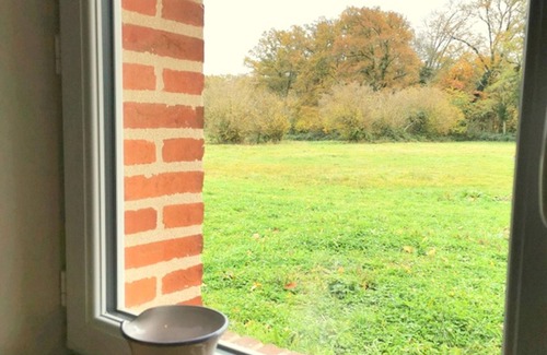 Thiel-sur-Acolin Cottage | Cozy Countryside Getaway: 2-BR, Terrace, Close to Le Pal, Fully Equipped