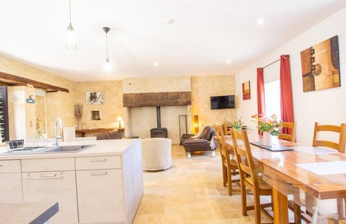 Tourtoirac Cottage | Cozy Countryside Home with BBQ, WiFi, Near Chateau de Hautefort and Ruins