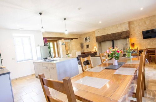 Tourtoirac Cottage | Cozy Countryside Home with BBQ, WiFi, Near Chateau de Hautefort and Ruins