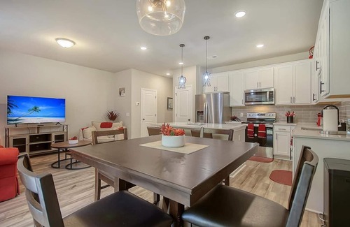 North Charleston House | Cozy Cove 15 Min from Downtown