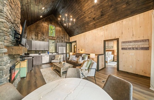 Sevierville Cabin | Cozy Cove Retreat w/Lake View, Hot Tub, FirePit!