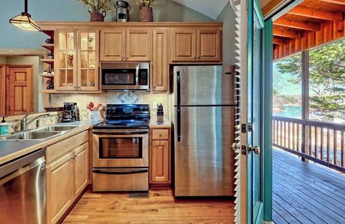 Elf Cabin | Cozy Cove Retreat by Chatuge Home Concierge Private Swim Dock, kayaks, grill