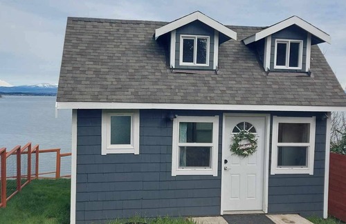 Camano Island Apartment | Cozy Cove: tiny home with an amazing view!