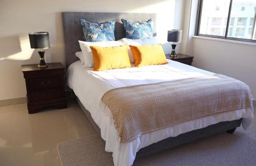 Three Anchor Bay Apartment | Cozy Cove