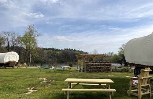 Lillington House | Cozy Covered Wagon for Four on Cape Fear River, Lillington, for Glamping in North Carolina