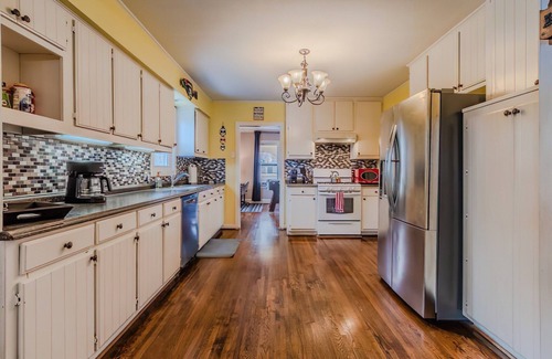 Oak Cliff House | Cozy Craftsman in the Center of Oak Cliff