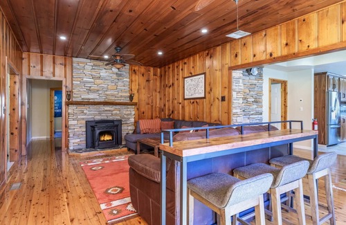 Ahwahnee Cabin | 🛶 Cozy Creek Cabin near Yosemite & Bass Lake