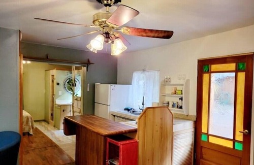 Jacksonville Cabin | Cozy, Creekside Cabin - 5 mins. to Jacksonville