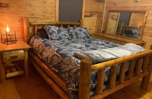 Laurelville House | Cozy Creekside Cabin in the heart of Hocking Hills
