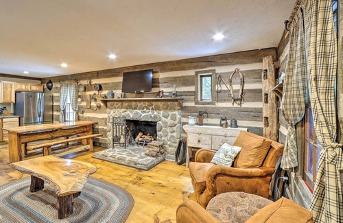 Sautee Nacoochee Cabin | Cozy Creekside Mountain Escape w/Hot Tub!