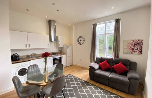 Fairfield Apartment | Cozy Croydon Apartment with Central Heating & Free Parking