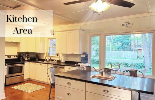 Plymouth Cottage | Cozy Crystal Lakefront Cottage